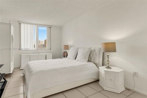 Condo in Sunny Isles Beach, Florida, 1 bedroom  № 2041704 - photo 10