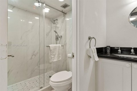 Condo in Sunny Isles Beach, Florida, 1 bedroom  № 2041704 - photo 4