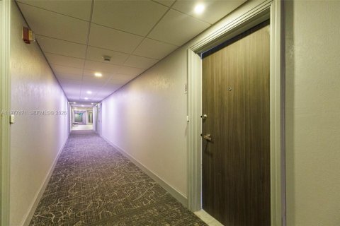 Condo in Sunny Isles Beach, Florida, 1 bedroom  № 2041704 - photo 22