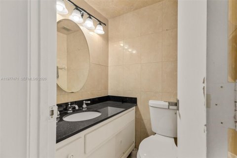 Condo in Sunny Isles Beach, Florida, 1 bedroom  № 2041704 - photo 14