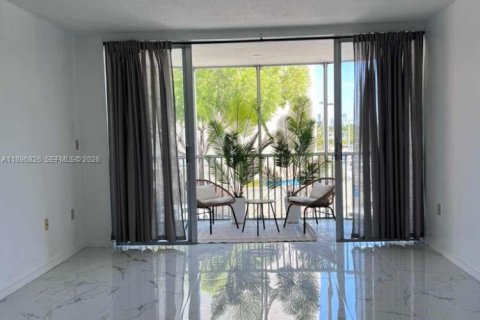 Condo in Miami, Florida, 1 bedroom  № 1947829 - photo 23