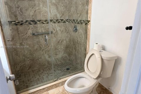 Condo in Hialeah, Florida, 3 bedrooms  № 2071782 - photo 12