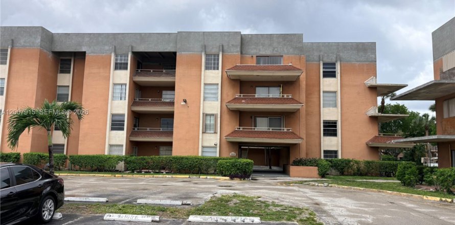 Condo in Hialeah, Florida, 3 bedrooms  № 2071782