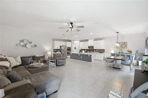 Villa ou maison à vendre à Land O' Lakes, Floride: 4 chambres, 259.38 m2 № 2224999 - photo 16