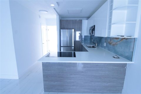 Купить кондоминиум в Халландейл-Бич, Флорида 3 комнаты, 45.89м2, № 2083328 - фото 4