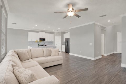 Villa ou maison à vendre à New Port Richey, Floride: 4 chambres, 216.83 m2 № 2430724 - photo 5