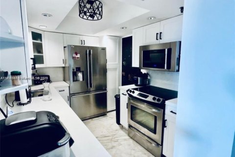 Condo in Aventura, Florida, 2 bedrooms  № 1878920 - photo 9