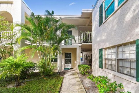 Condominio en Tampa, Florida, 2 dormitorios  № 2235491