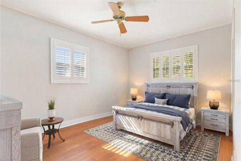 House in Tampa, Florida 4 bedrooms, 219.06 sq.m. № 2303060 - photo 21
