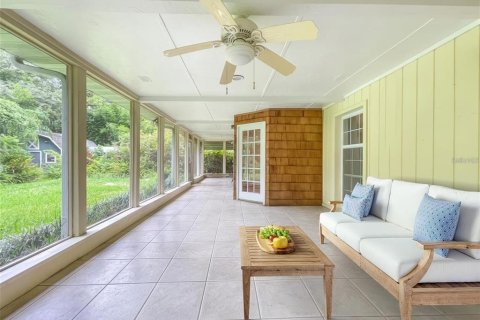 House in Tampa, Florida 4 bedrooms, 219.06 sq.m. № 2303060 - photo 29