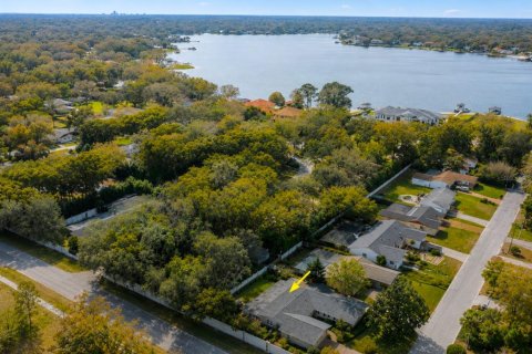 House in Tampa, Florida 4 bedrooms, 219.06 sq.m. № 2303060 - photo 2