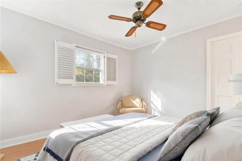 House in Tampa, Florida 4 bedrooms, 219.06 sq.m. № 2303060 - photo 26