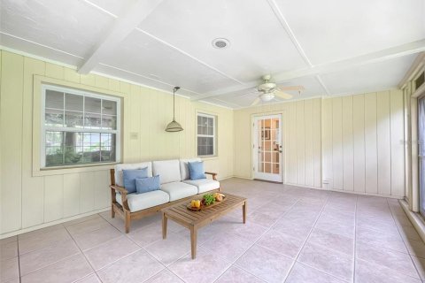 House in Tampa, Florida 4 bedrooms, 219.06 sq.m. № 2303060 - photo 30