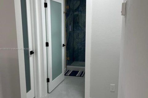 House in Cape Coral, Florida 3 bedrooms, 162.58 sq.m. № 1887509 - photo 14