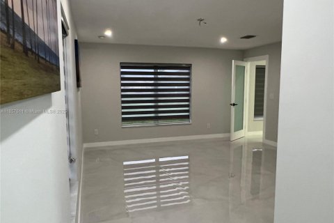 House in Cape Coral, Florida 3 bedrooms, 162.58 sq.m. № 1887509 - photo 27