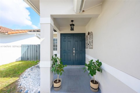 Villa ou maison à vendre à Miami, Floride: 3 chambres, 145.58 m2 № 2003976 - photo 3