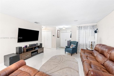 Villa ou maison à vendre à Miami, Floride: 3 chambres, 145.58 m2 № 2003976 - photo 5