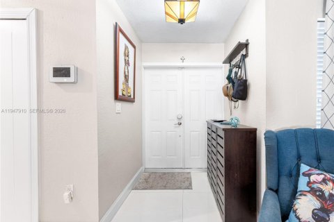 Villa ou maison à vendre à Miami, Floride: 3 chambres, 145.58 m2 № 2003976 - photo 4