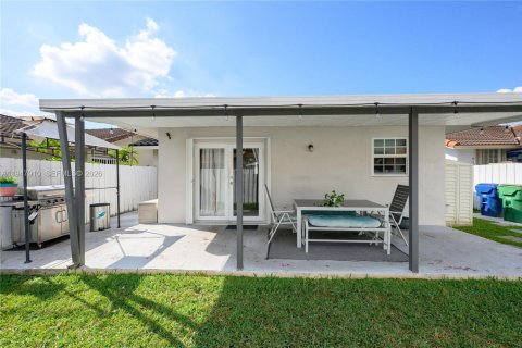 Villa ou maison à vendre à Miami, Floride: 3 chambres, 145.58 m2 № 2003976 - photo 24