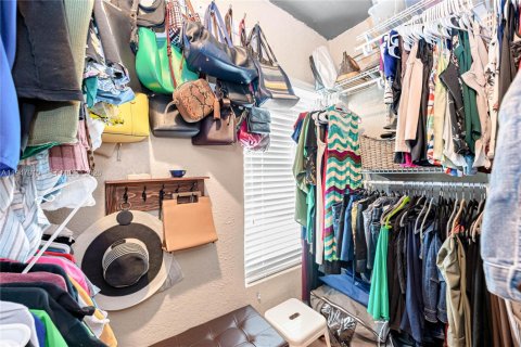 Villa ou maison à vendre à Miami, Floride: 3 chambres, 145.58 m2 № 2003976 - photo 21