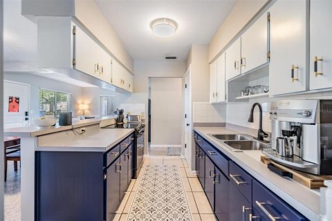 Casa en venta en Tampa, Florida, 3 dormitorios, 146.04 m2 № 2114182 - foto 12