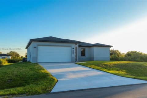Villa ou maison à Lehigh Acres, Floride 3 chambres, 148.64 m2 № 1968018