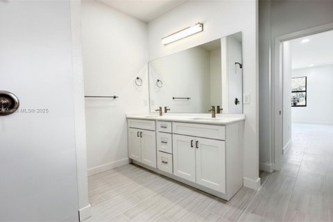 Villa ou maison à vendre à Lehigh Acres, Floride: 3 chambres, 148.64 m2 № 1968018 - photo 9