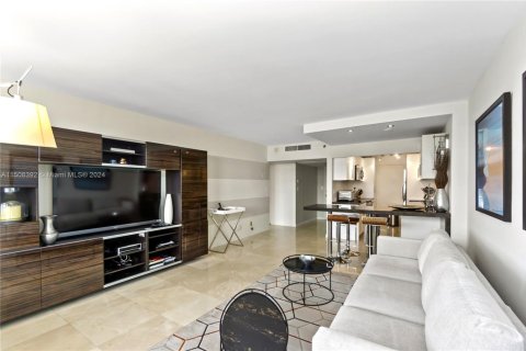 Copropriété à louer à Miami Beach, Floride: 1 chambre, 76.18 m2 № 1936806 - photo 2