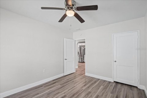 House in Gulfport, Florida 3 bedrooms, 86.03 sq.m. № 2418823 - photo 21