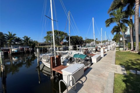 Townhouse in Pompano Beach, Florida 2 bedrooms, 93.65 sq.m. № 1207854 - photo 1
