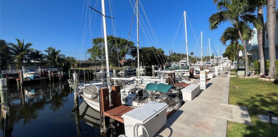 Townhouse in Pompano Beach, Florida 2 bedrooms, 93.65 sq.m. № 1207854