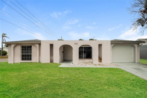 House in Holiday, Florida 2 bedrooms, 126.81 sq.m. № 1908404 - photo 1