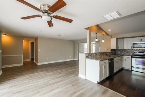 House in Holiday, Florida 2 bedrooms, 126.81 sq.m. № 1908404 - photo 2