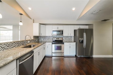 House in Holiday, Florida 2 bedrooms, 126.81 sq.m. № 1908404 - photo 7