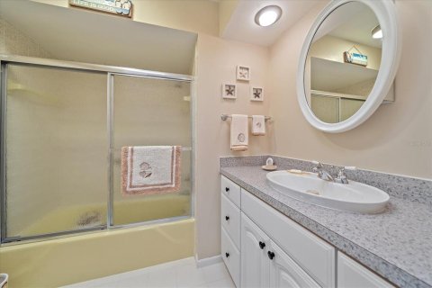 Copropriété à vendre à Bradenton, Floride: 2 chambres, 139.82 m2 № 1876440 - photo 26