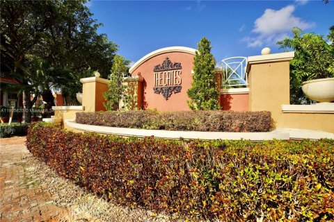 Townhouse in Doral, Florida 2 bedrooms, 97.55 sq.m. № 1956304 - photo 20