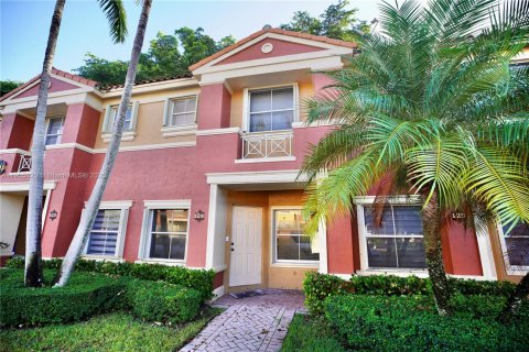 Townhouse in Doral, Florida 2 bedrooms, 97.55 sq.m. № 1956304