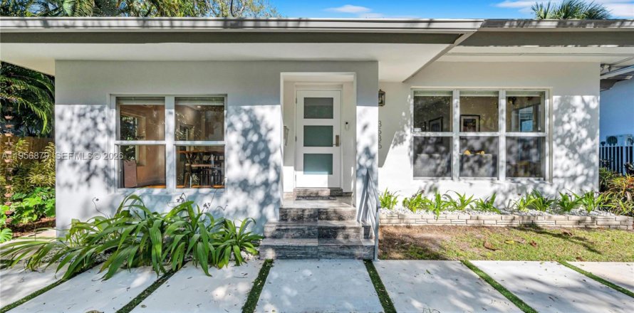 Casa en Miami, Florida 3 dormitorios, 161.19 m2 № 2026841