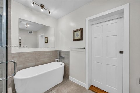 Casa en venta en Miami, Florida, 3 dormitorios, 161.19 m2 № 2026841 - foto 24