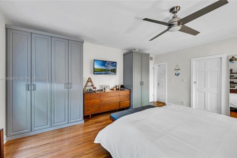 Casa en venta en Miami, Florida, 3 dormitorios, 161.19 m2 № 2026841 - foto 22