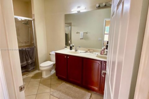 Villa ou maison à vendre à Miami, Floride: 4 chambres, 176.42 m2 № 1975276 - photo 21