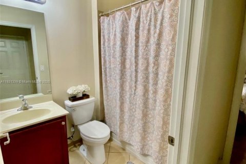 Villa ou maison à vendre à Miami, Floride: 4 chambres, 176.42 m2 № 1975276 - photo 19