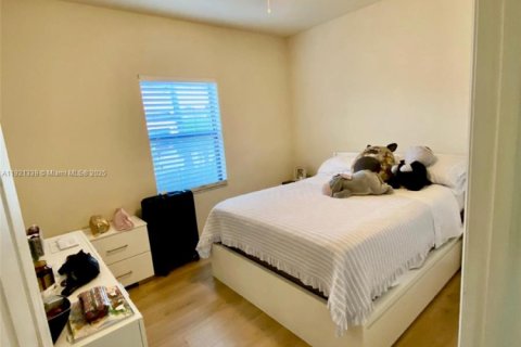 Villa ou maison à vendre à Miami, Floride: 4 chambres, 176.42 m2 № 1975276 - photo 8