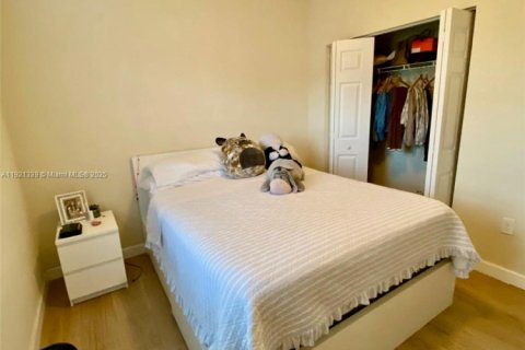 Villa ou maison à vendre à Miami, Floride: 4 chambres, 176.42 m2 № 1975276 - photo 9