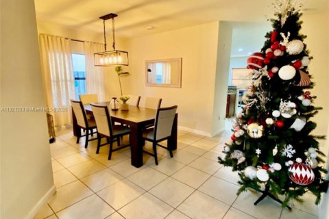 Villa ou maison à vendre à Miami, Floride: 4 chambres, 176.42 m2 № 1975276 - photo 14