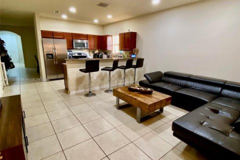 Villa ou maison à vendre à Miami, Floride: 4 chambres, 176.42 m2 № 1975276 - photo 4