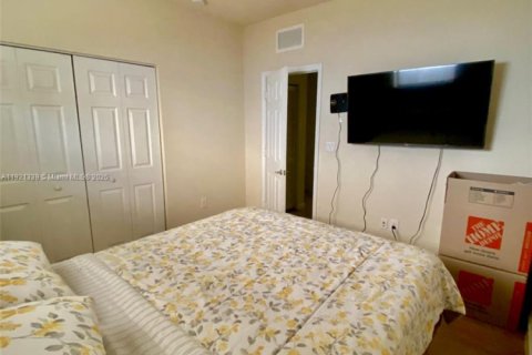 Villa ou maison à vendre à Miami, Floride: 4 chambres, 176.42 m2 № 1975276 - photo 18