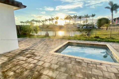 Villa ou maison à vendre à Miami, Floride: 4 chambres, 176.42 m2 № 1975276 - photo 24