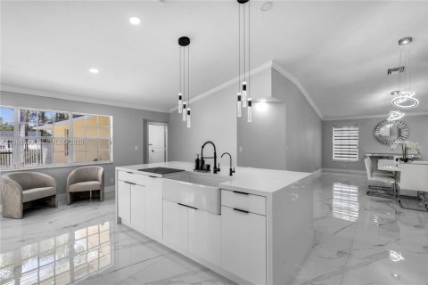 Купить виллу или дом в Локсахатчи-Гроувс, Флорида 4 спальни, 310.57м2, № 2051718 - фото 12