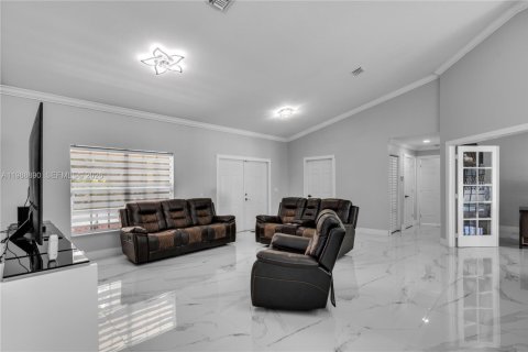 Купить виллу или дом в Локсахатчи-Гроувс, Флорида 4 спальни, 310.57м2, № 2051718 - фото 7